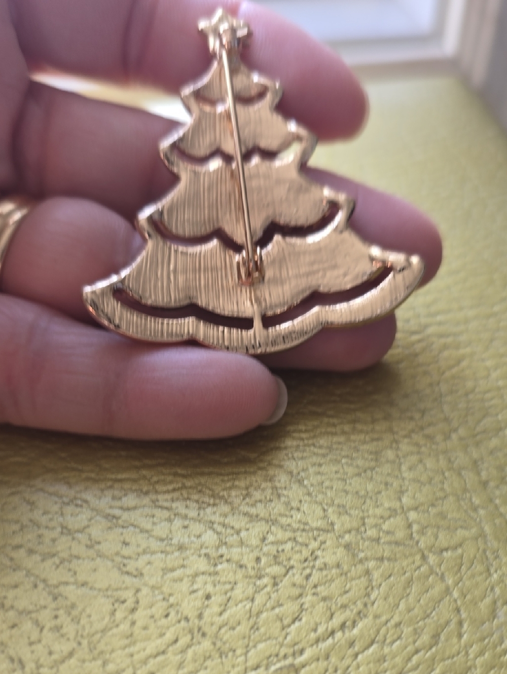 Brooch - Picture 2 of 2